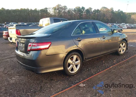 2010 Toyota Camry Se z USA, uszkodzony, nr VIN 4T1BF3EK5AU029292
